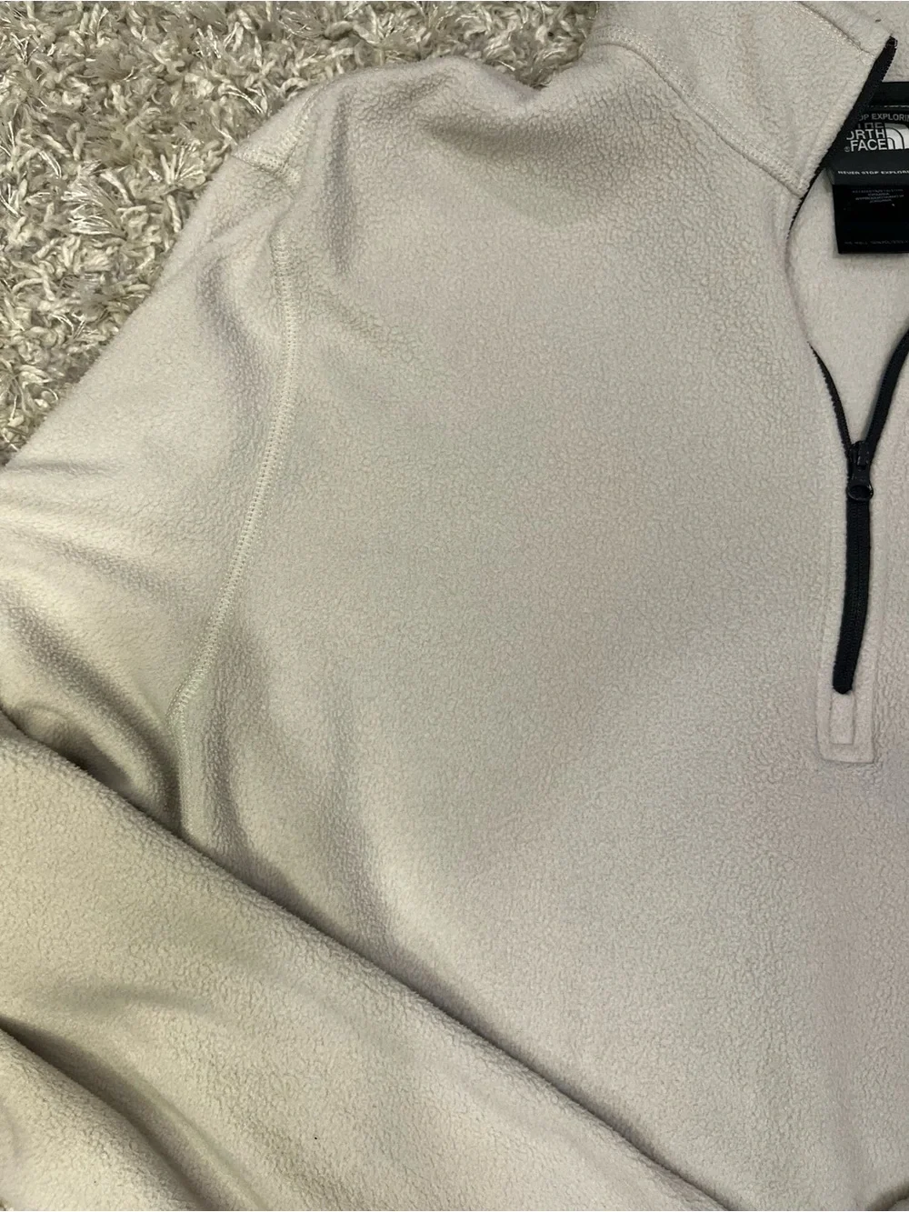 The North Face Men's Light Beige/Off-White Quarter-Zip Fleece Pullover
